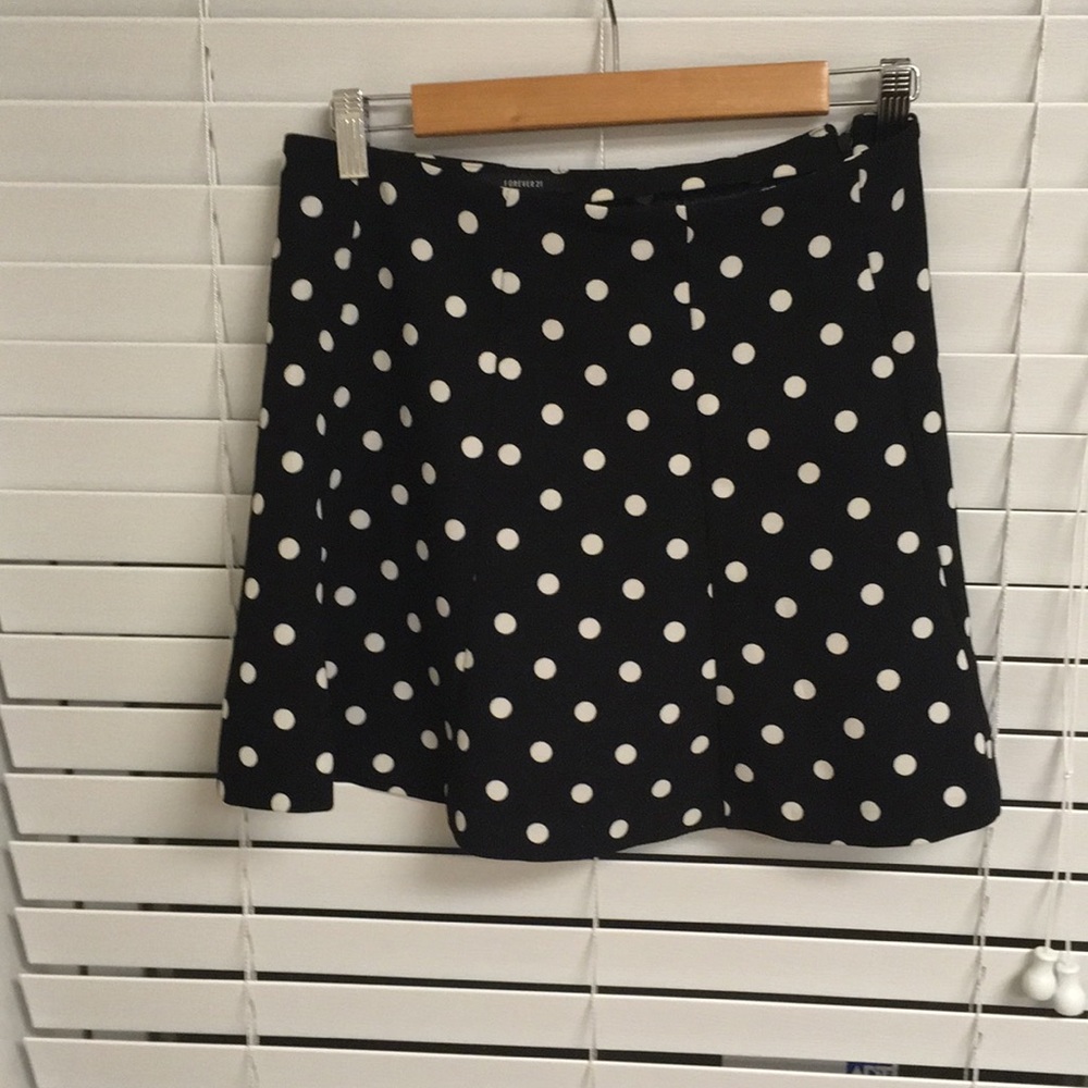 Polka-dotted miniskirt